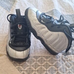 Nike Kids Silver and Black Sneakers